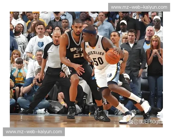 兰多夫vs平庸：为什么这副美国空军御用眼镜，才是硬汉美学的终极答案？